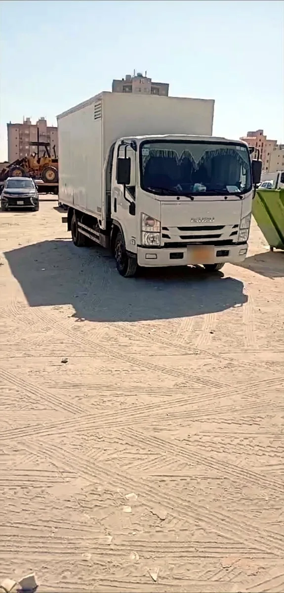 شاحنة نقل عفش مقفلة - واحة الكويت